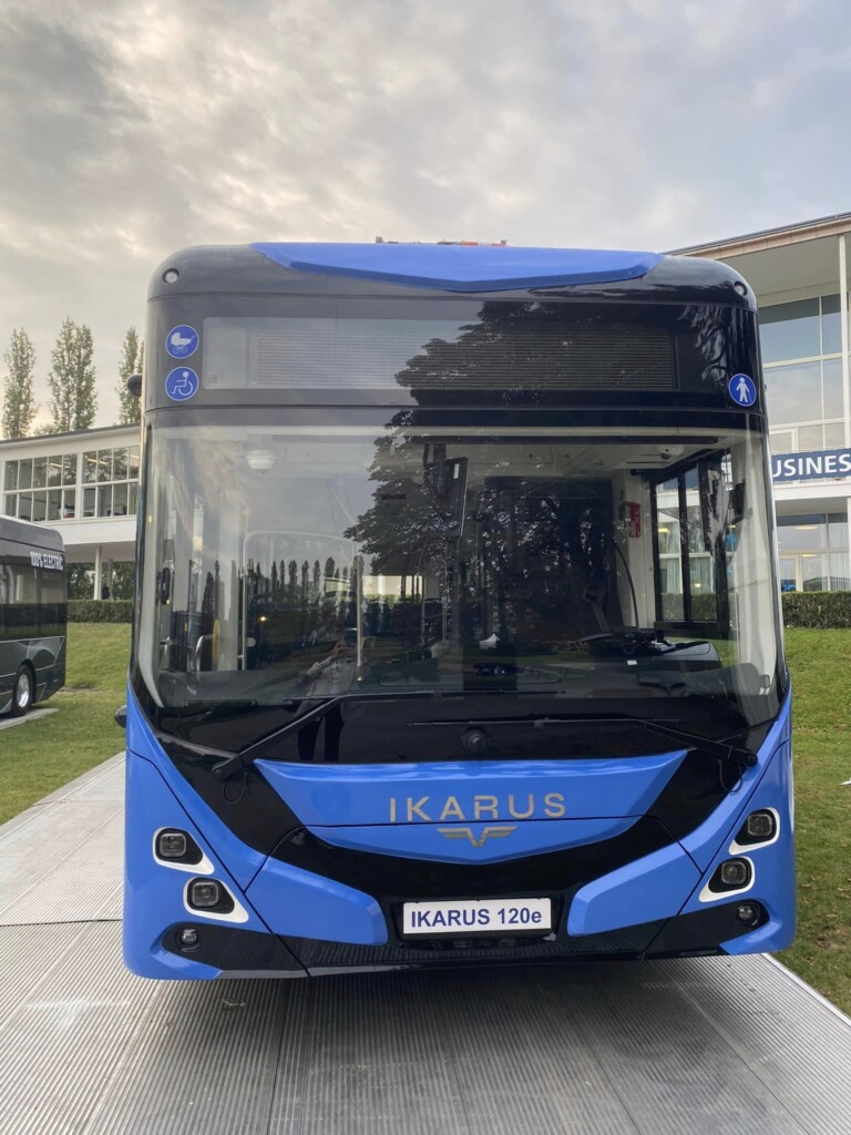 Megérkeztek az első fotók a legújabb Ikarusokról 3