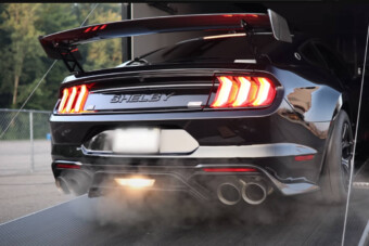 A Shelby 1300 lóerővel bizonyítja, hogy még mindig a V8 az isten