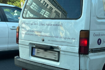 Ahogy ez a magyar melós a többi autósnak üzen, arra nem vagy felkészülve
