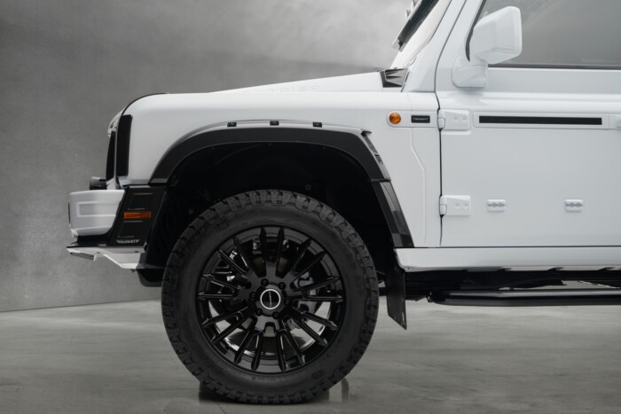 Brutális belsővel sokkol a tuningolt terepjáró