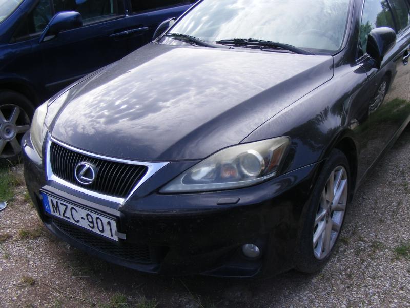 Féláron lehet használt autókat venni a NAV-tól 10