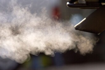 Négy hazai városban mérik az autók szennyezését