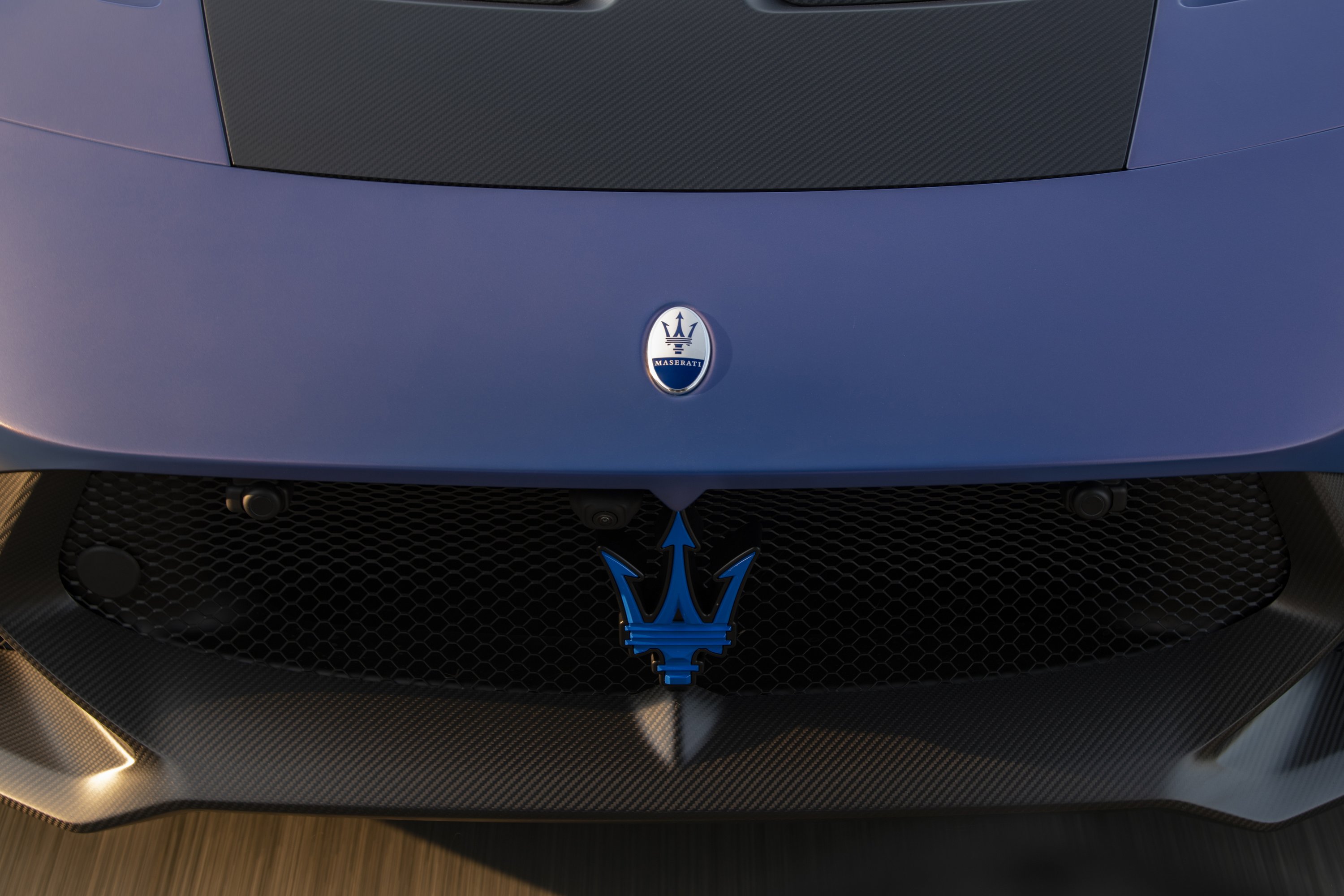 Rendszámot szerelt versenyautójára a Maserati 43