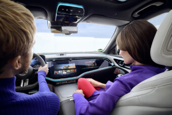 Nézel a Merciben, mint a moziban