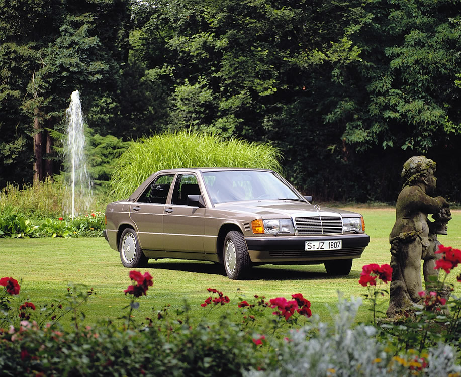 35-year-old Mercedes: life is beautiful even with 136 horsepower 1