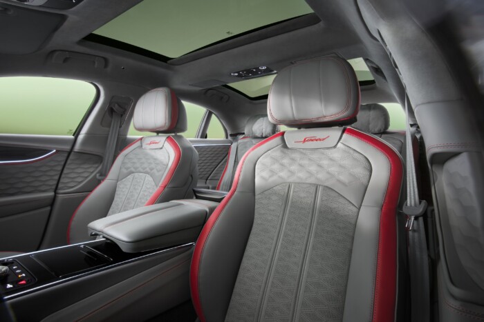 Személyiségzavaros luxus: ötéves a vadonatúj Bentley 12 | Vezess Személyiségzavaros luxus: ötéves a vadonatúj Bentley 12