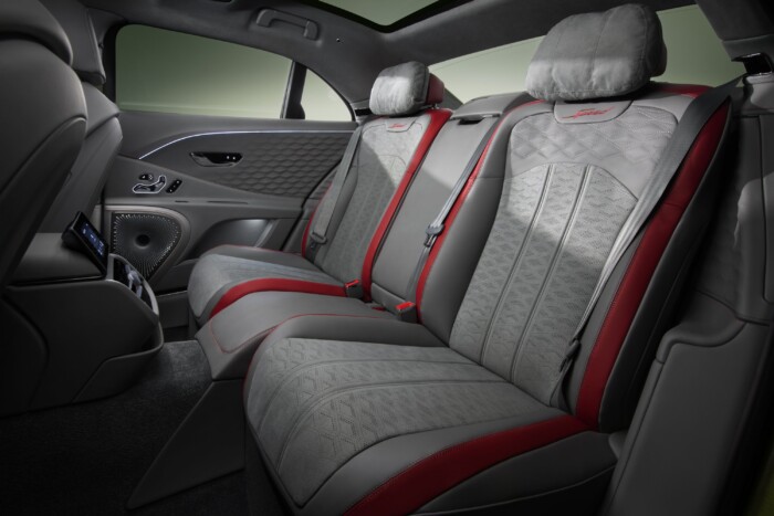 Személyiségzavaros luxus: ötéves a vadonatúj Bentley 7 | Vezess Személyiségzavaros luxus: ötéves a vadonatúj Bentley 7