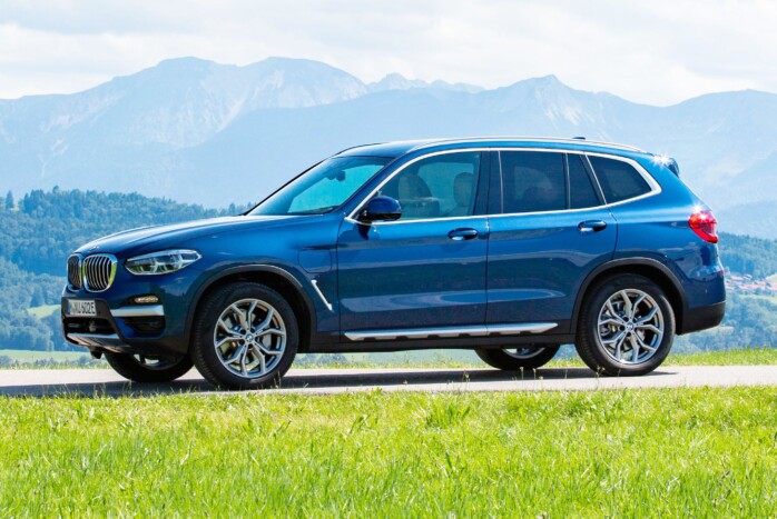 Leváló alkatrész nyársalhat fel ebben az autóban 12 | Vezess Leváló alkatrész nyársalhat fel ebben az autóban 12