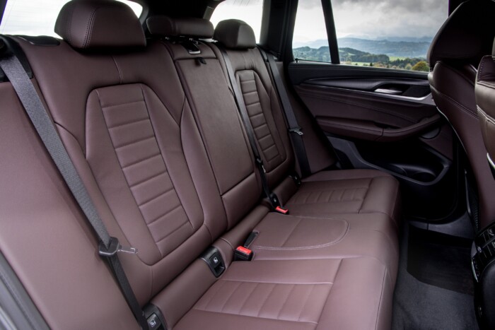 Leváló alkatrész nyársalhat fel ebben az autóban