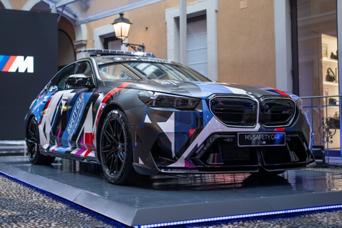 Méregerős hibrid ügyel a motorosok biztonságára