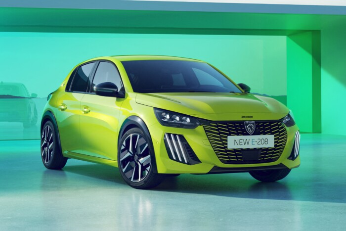 Leváló alkatrész nyársalhat fel ebben az autóban 2 | Vezess Leváló alkatrész nyársalhat fel ebben az autóban 2