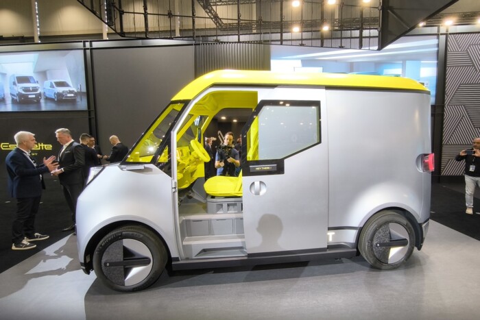 Visszatért a Renault legendás furgonja