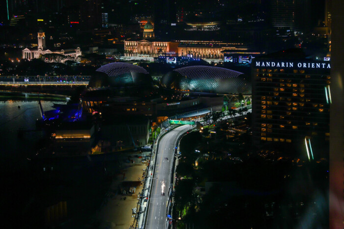 F1: Orrtöréssel zárult a második szingapúri edzés