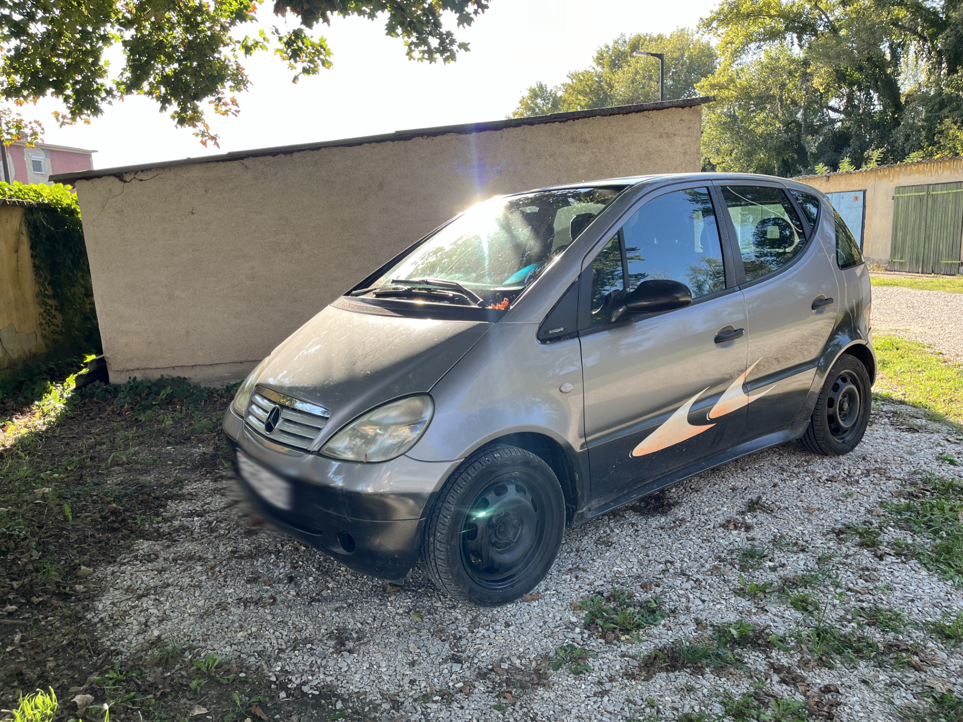 Különleges Mercedes bújik meg Nyergesújfalun 6