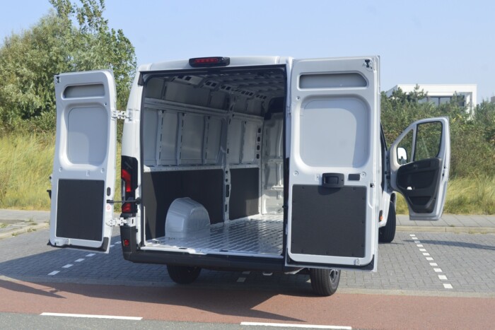 Nagyok bajszát is megráncigálhatja ez a Toyota 17