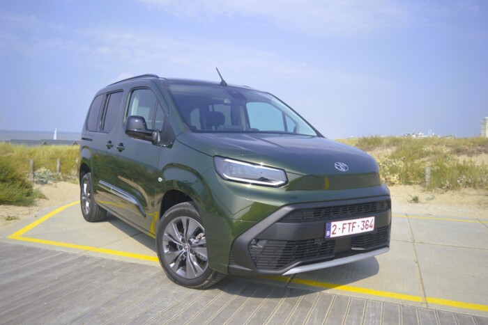 Nagyok bajszát is megráncigálhatja ez a Toyota 13