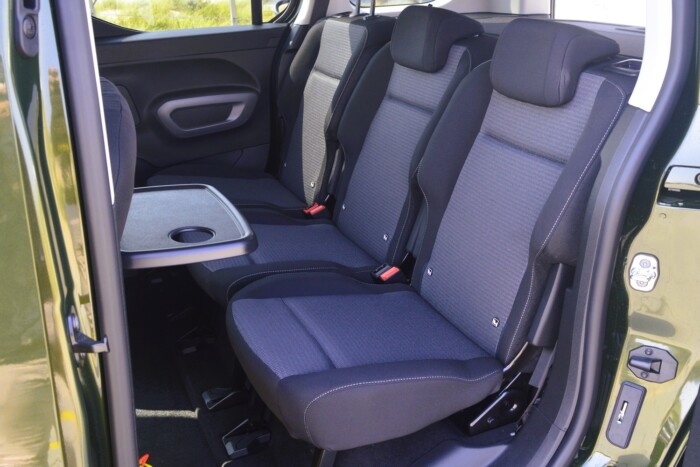 Nagyok bajszát is megráncigálhatja ez a Toyota 11