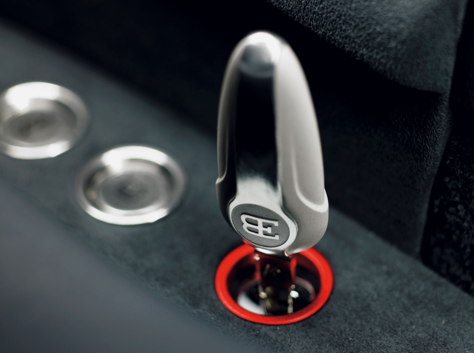 Vettél egy Bugattit és 400-zal akarsz zúzni? Nem lesz egyszerű dolgod! 2