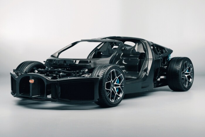 Csupaszra vetkőzve őrjítően szexi az új Bugatti