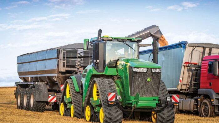 Elkészült a világ legerősebb traktora, egy igazi szörnyeteg 1