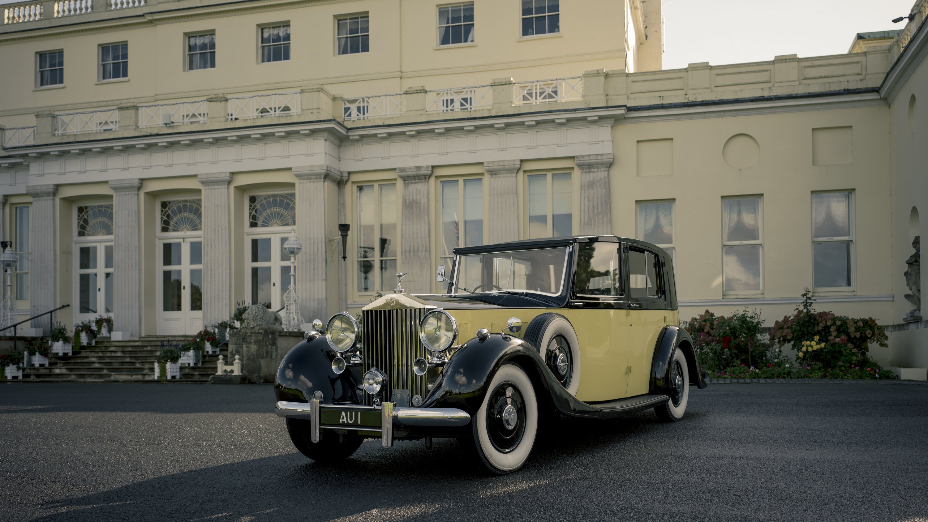 Tömör aranyrúdtól súlyos ez a Rolls-Royce 1