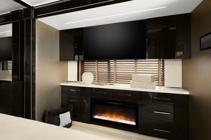 Több száz milliót kérnek el ezért a lakóbuszért 3