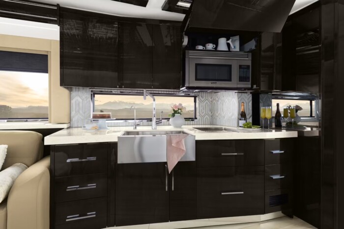 Több száz milliót kérnek el ezért a lakóbuszért 2