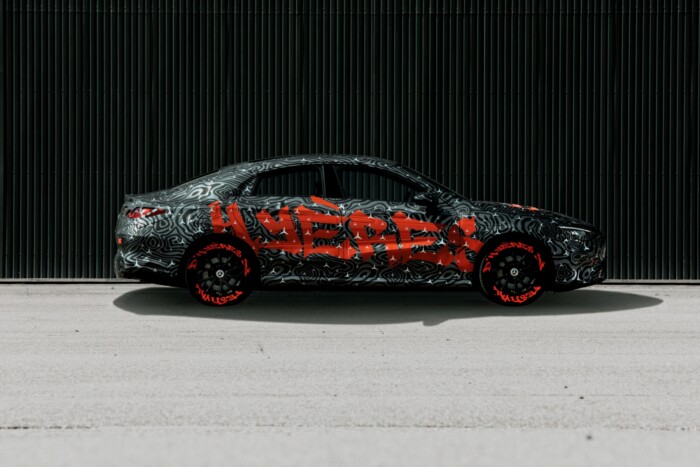 Álcázva mutatták meg az új kecskeméti Mercedest 3