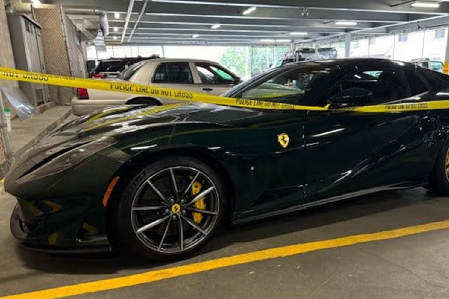 Fülhallgatóknak köszönheti, hogy meglett a lopott Ferrari