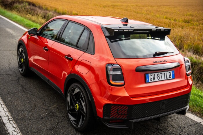 Nem gyártott még erősebb autót az olasz sportmárka 11