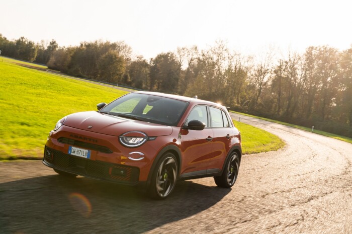 Nem gyártott még erősebb autót az olasz sportmárka 9