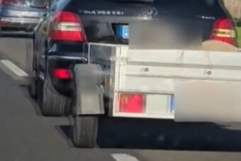 Elképesztő jelenet az M7-esen – ez már állatkínzás?