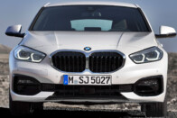 Gyengébb, de sportosabb lett a legkisebb BMW 156