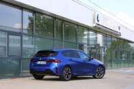 Gyengébb, de sportosabb lett a legkisebb BMW 140