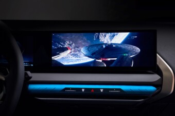 Mozitermet csinál autóiból a BMW