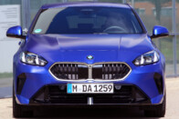 Gyengébb, de sportosabb lett a legkisebb BMW 155