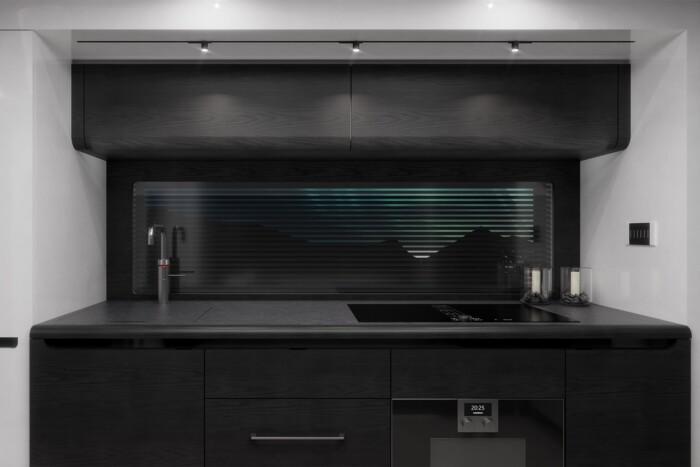 A luxus szaltókat vet a Brabus lakókamionjában 1