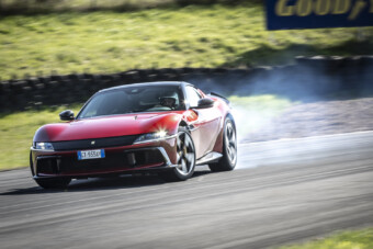 Banális probléma miatt rendelik vissza a V12-es Ferrarit