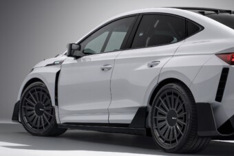 Ezzel a SUV-val nem visznek gyereket az oviba