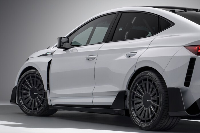 Ezzel a SUV-val nem visznek gyereket az oviba