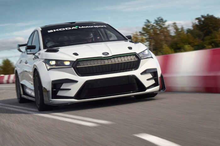 Családi Škodából készült versenyautó