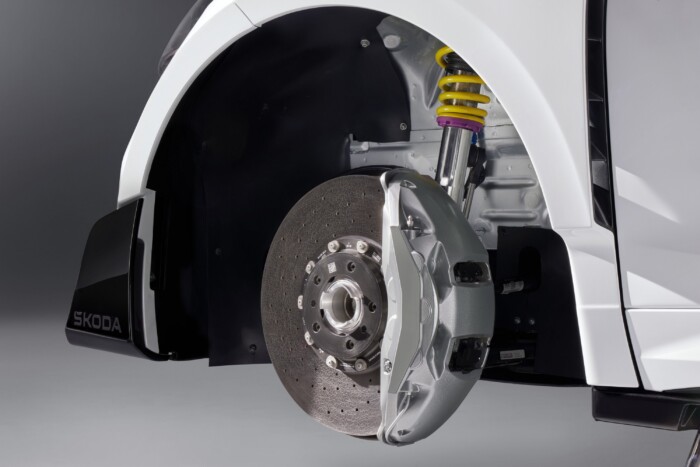 Családi Škodából készült versenyautó 9