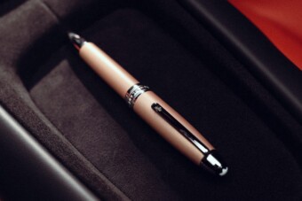 Írd és mondd, ilyen Ferrari-cucc még nem volt