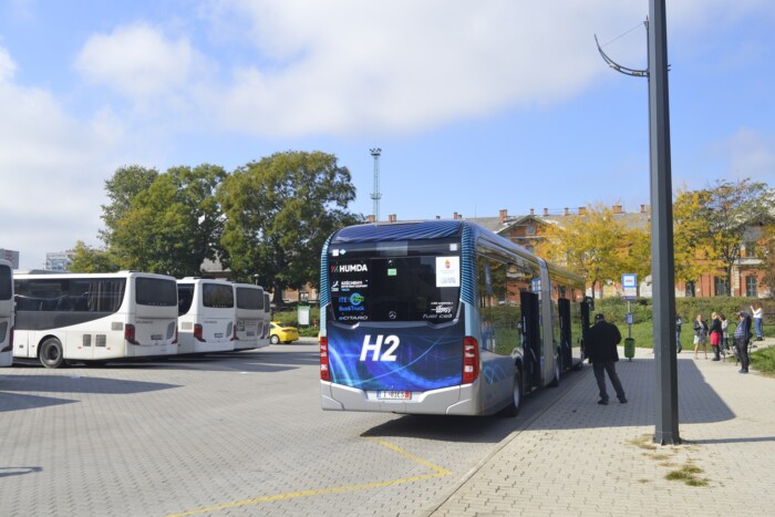 Hidrogéncellás busszal utazhatnak a fővárosiak 3