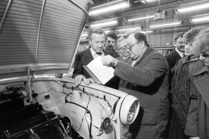 Régi felvételek mutatják, hogy csapták össze annak idején a Trabantot