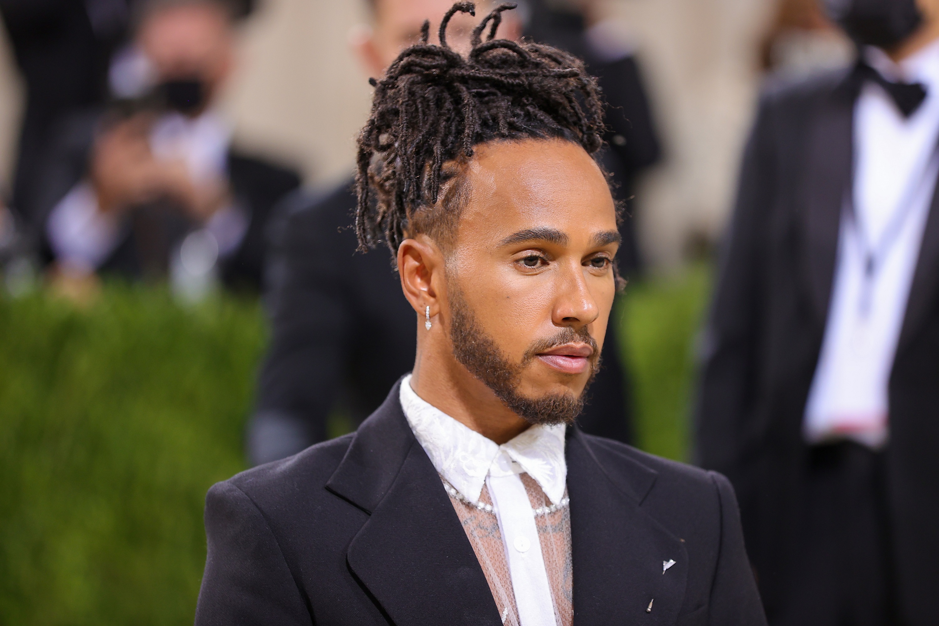 F1: Divatgálát szervez Lewis Hamilton