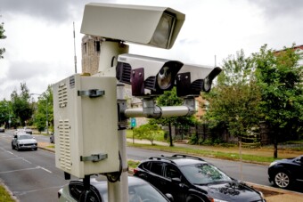 Dől a lé, amióta traffipaxot tettek az iskolához