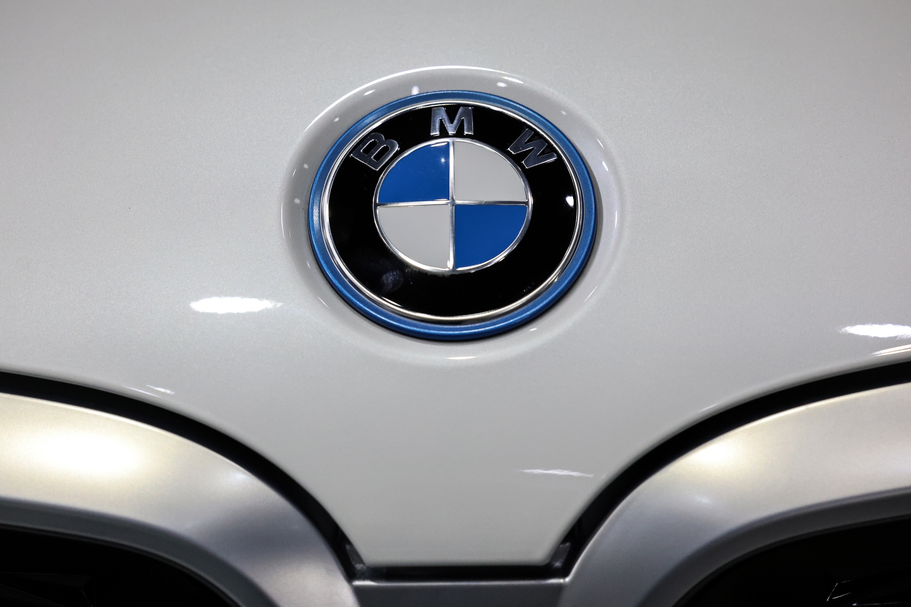 Nem tágít a BMW, hátraarcot vár az EU-tól