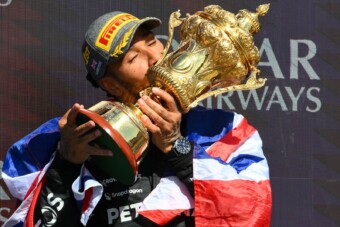 Hússzoros áron kelt el Lewis Hamilton luxusórája