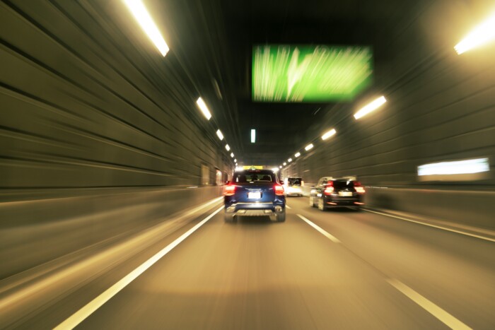 Új szabály jön: óvatosan a hüvelykujjal!